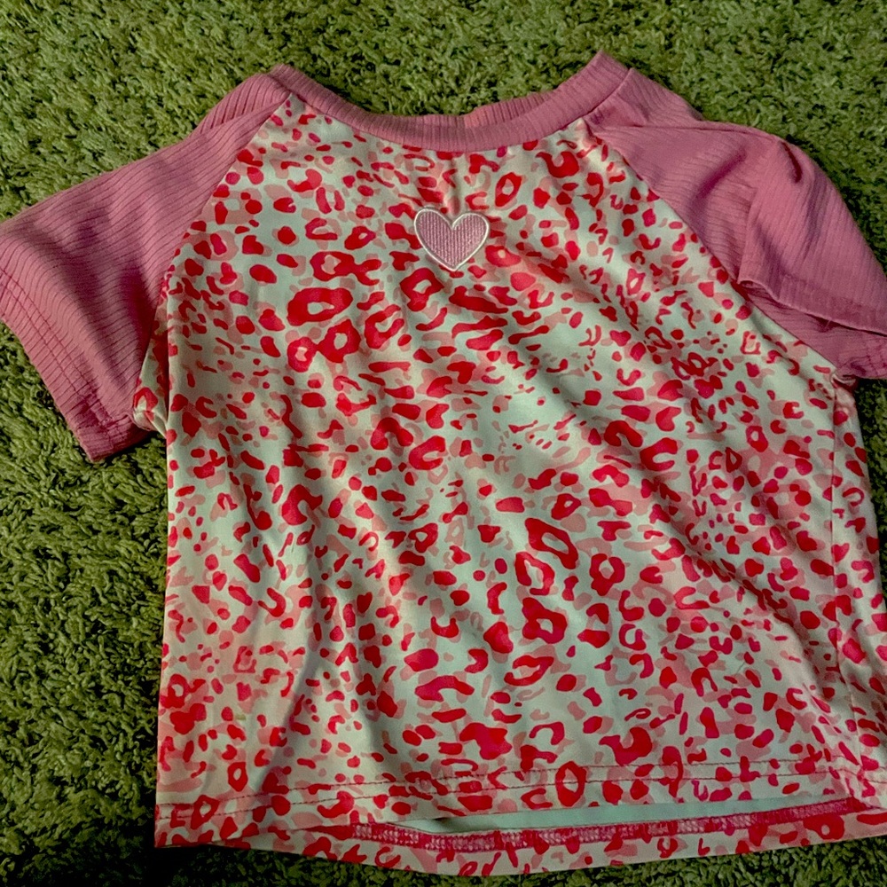 Cute pink crop